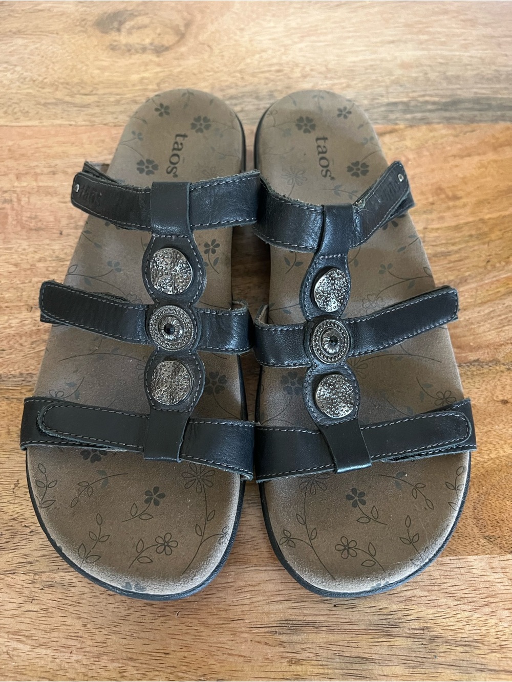 Taos TAOS PRIZE 3 Black Leather Sandals Size 9
